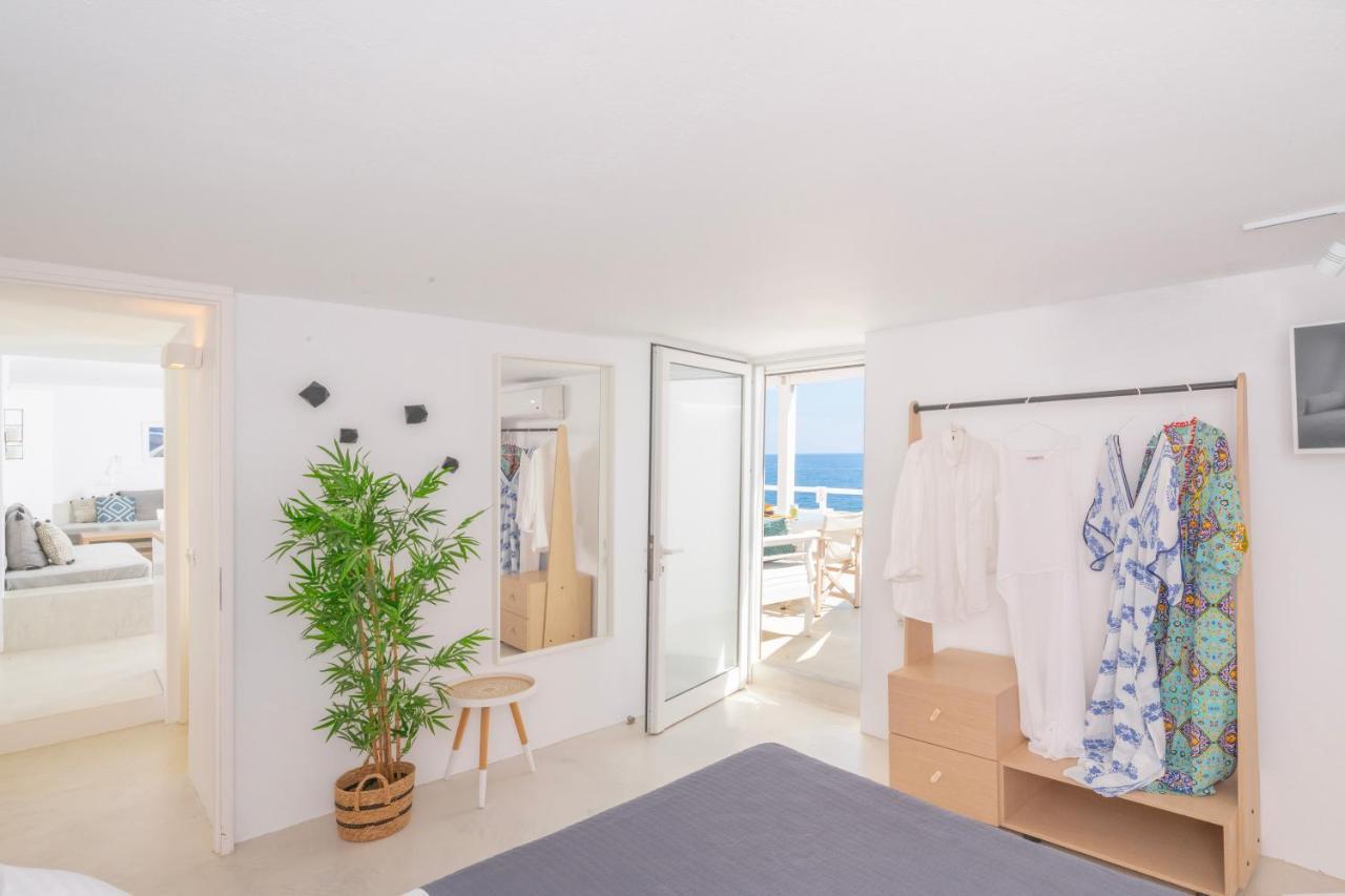 Infinite Blue Luxury Suites Fira  Bagian luar foto