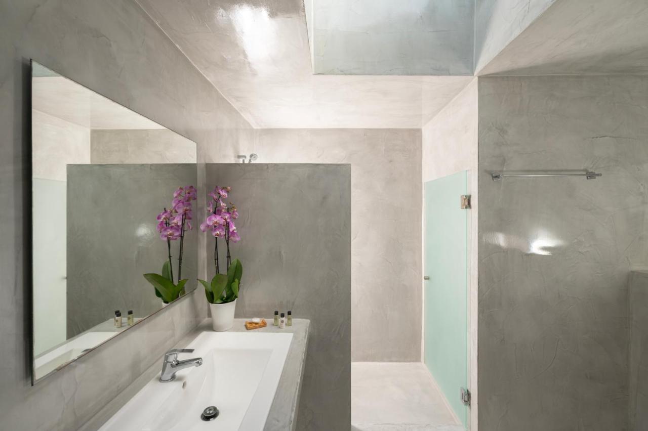 Infinite Blue Luxury Suites Fira  Bagian luar foto