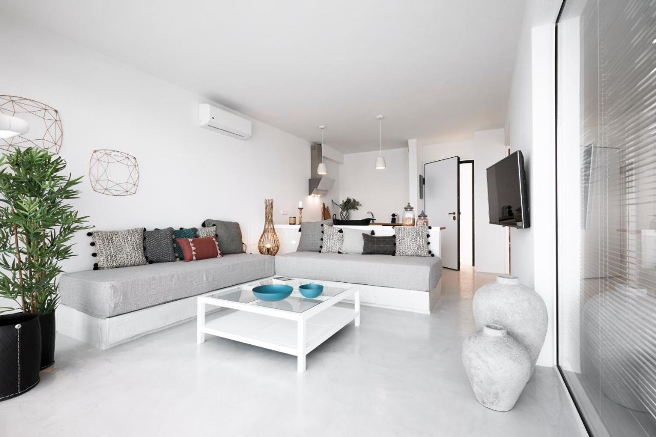 Infinite Blue Luxury Suites Fira  Bagian luar foto